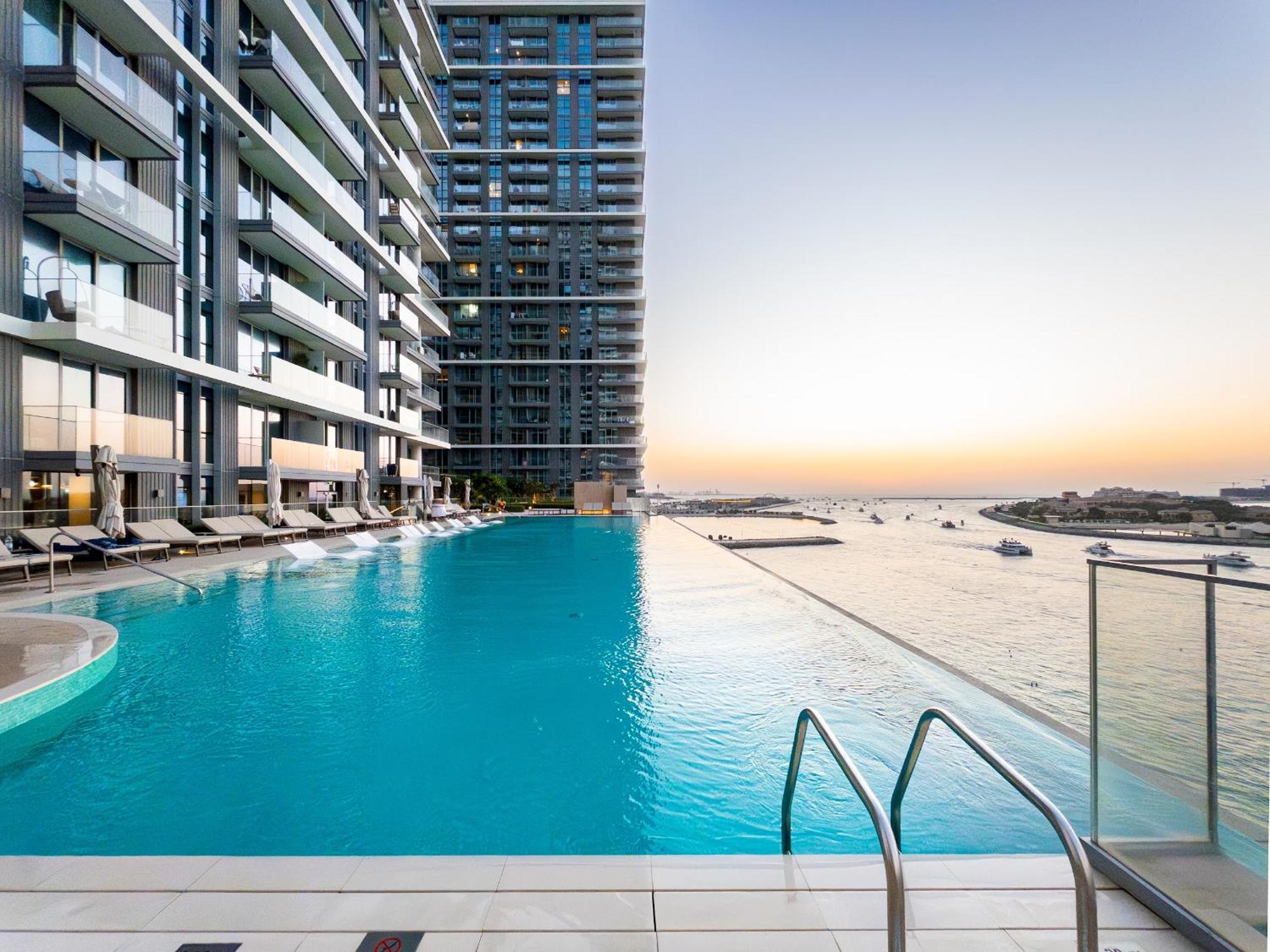 Beachfront, Perfect Sea View, Private Access, 2-bdr Dubai