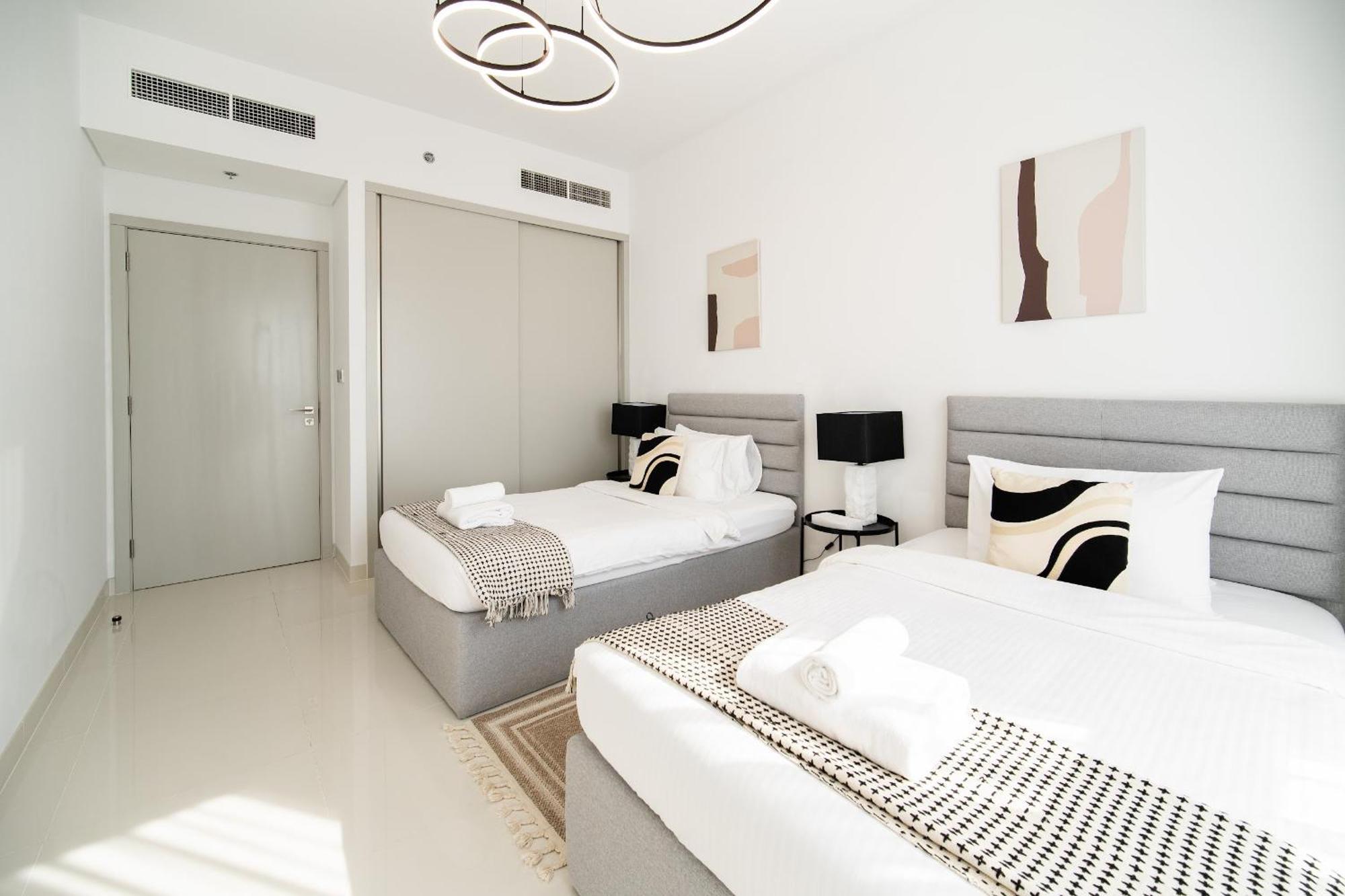 Beachfront, Perfect Sea View, Private Access, 2-bdr * Dubai