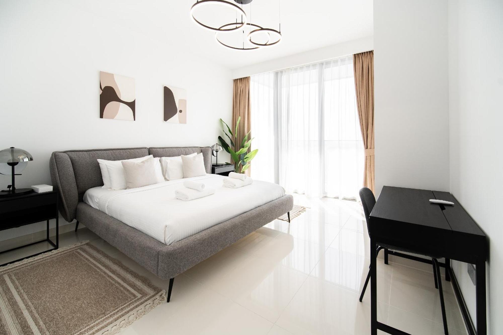 Apartment Beachfront, Perfect Sea View, Private Access, 2-bdr Dubai