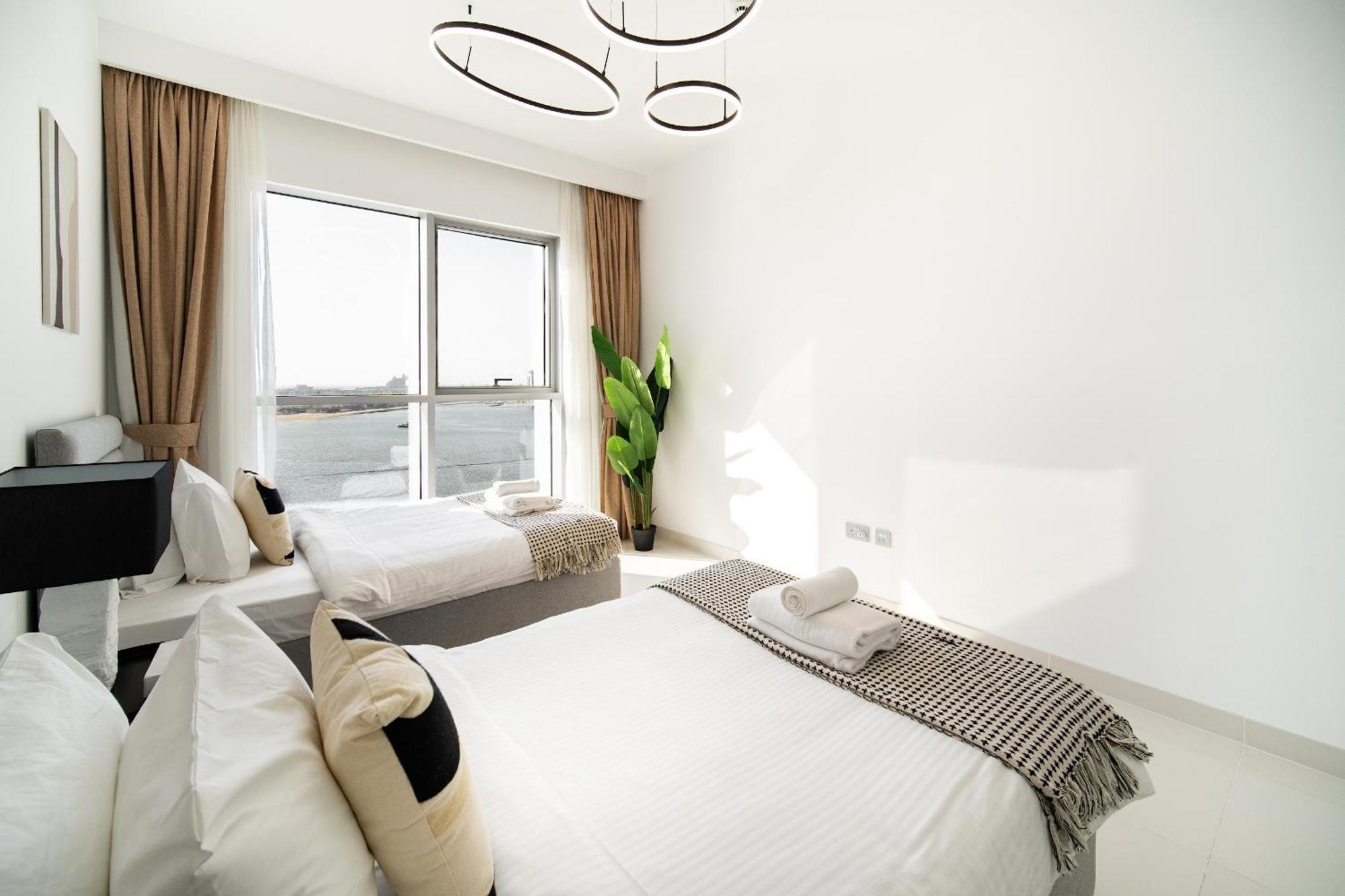 Apartment Beachfront, Perfect Sea View, Private Access, 2-bdr *